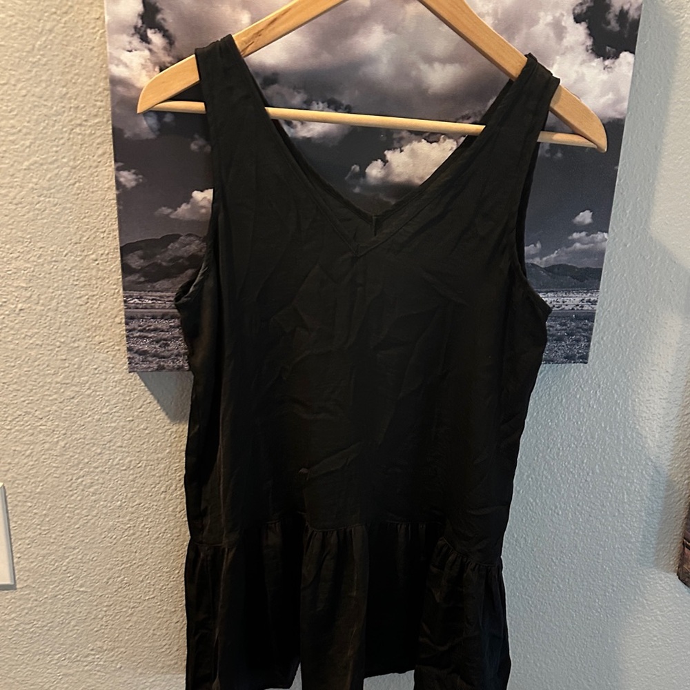 Who What Wear Black V-Neck Tank Top